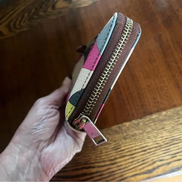 Fossil zip around wallet - Picture 4 of 8